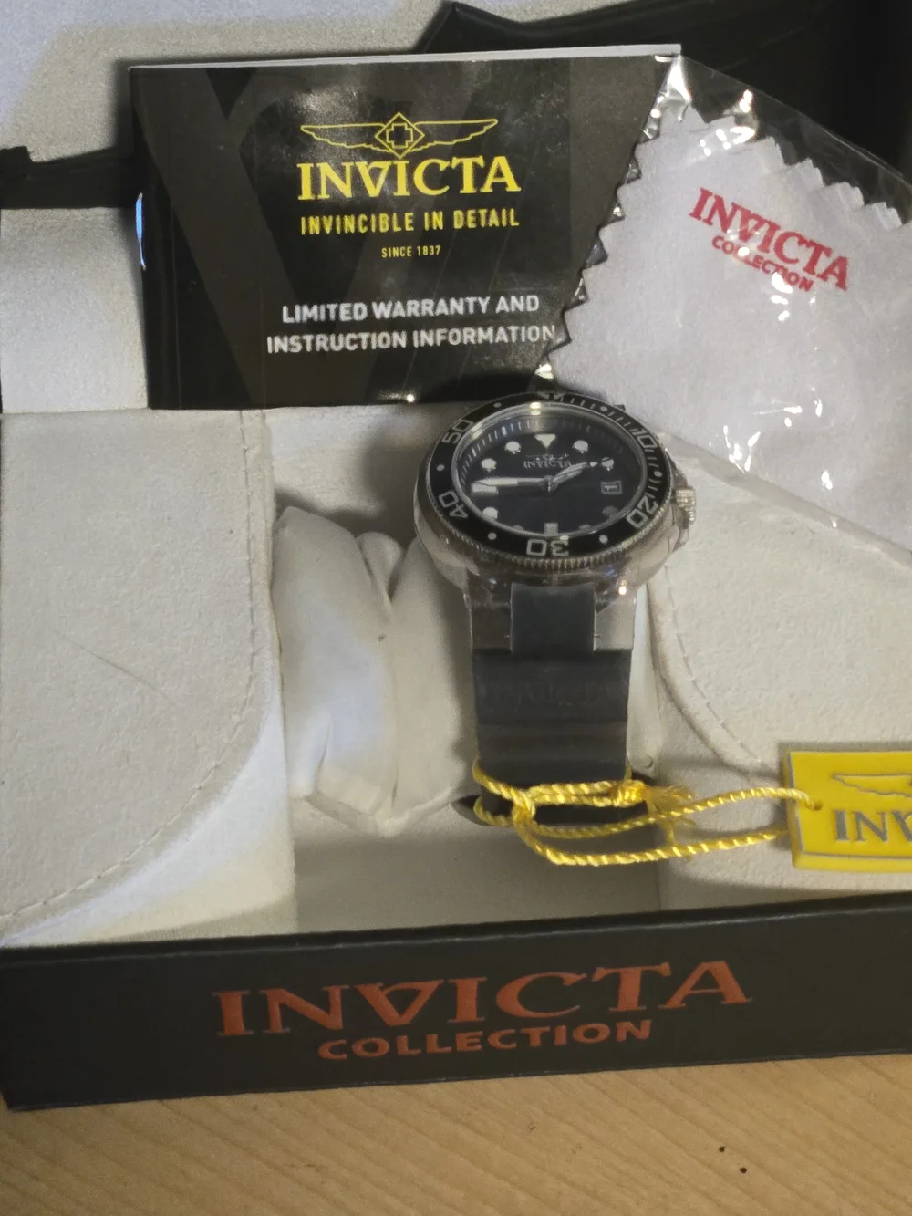 Nwt Invicta Men's Black Dive Watch with Rubber Strap